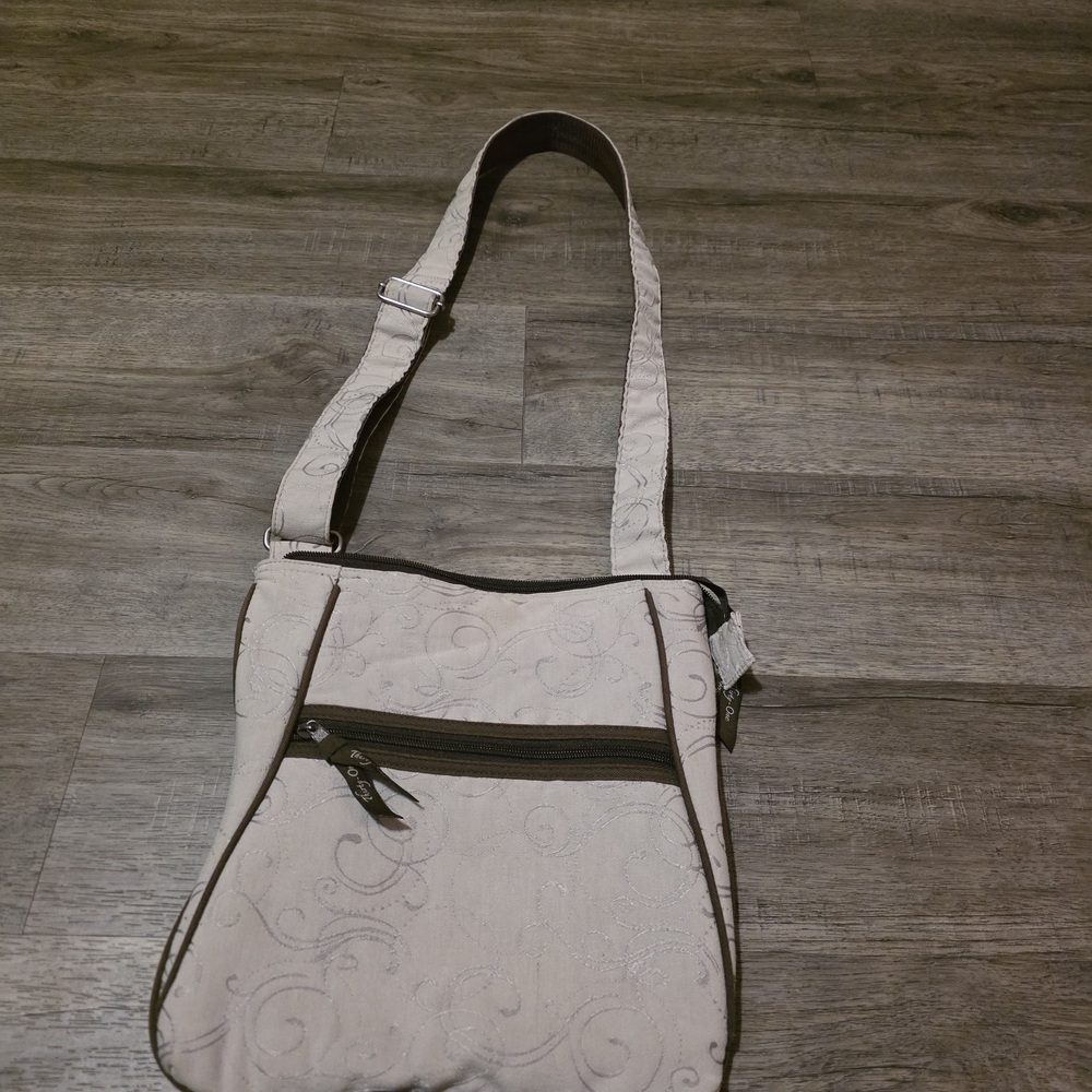 Elegant Cream Shoulder Bag